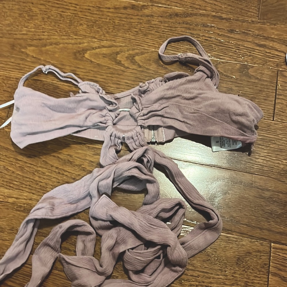 purple top that ties around your body